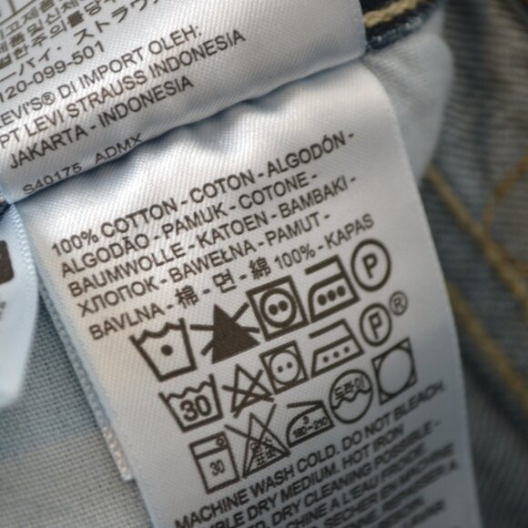 Levis Strauss 501 Button Fly Mens 32/30 Straight Leg 5 Pocket Blue Denim Jeans - Picture 7 of 8